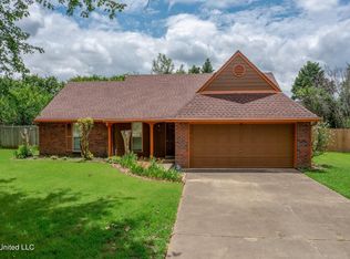 3455 Bayberry Dr, Horn Lake, MS 38637