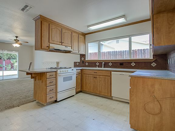 4th image of 5825 Revelstok Dr