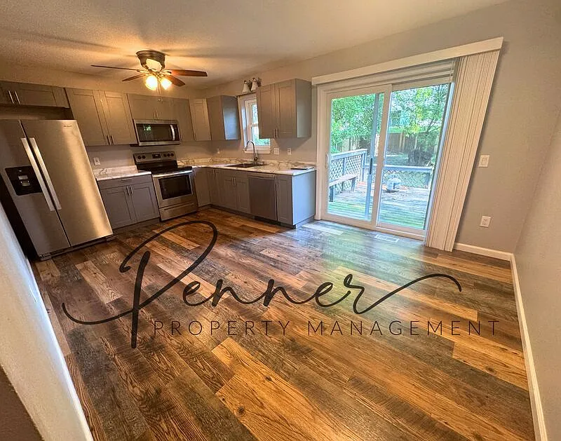 3 bed, 2.0 bath, 1730 sqft, $1,695 — Photo 2
