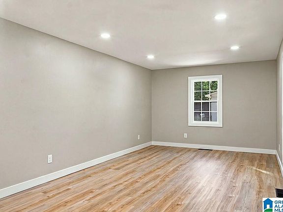 2nd image of 8929 Valleybrook Rd