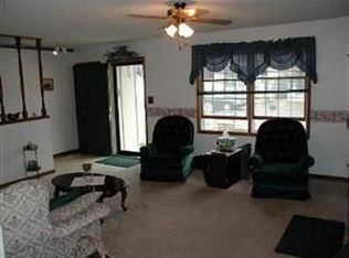 2652A SW Arrowhead Rd, Topeka, KS 66614