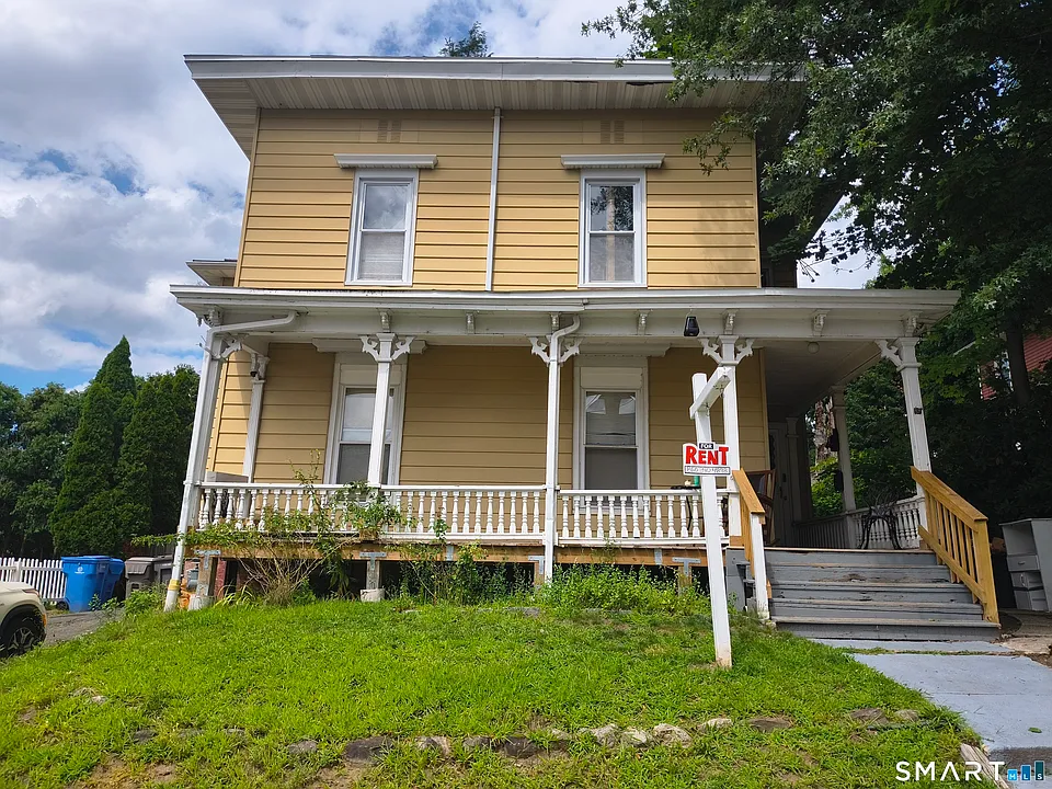 187 Center St