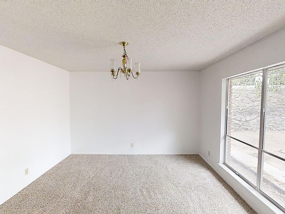 4th image of 3308 Emerald Dr