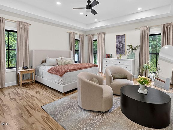 5th image of 4 Heather Lane