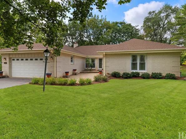 994 Commonwealth Ct, Barrington, IL 60010