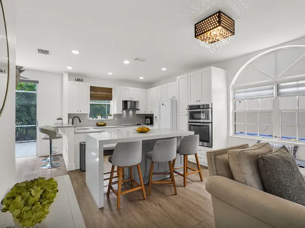 527 NW 87TH Lane, Coral Springs, FL 33071