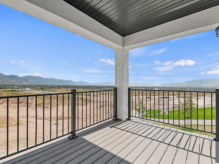 222 E Glencoe Dr — Photo 1