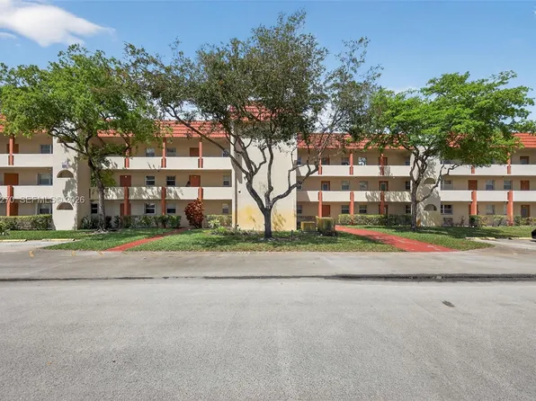 8051 N Sunrise Lakes Dr APT 307, Sunrise, FL 33322