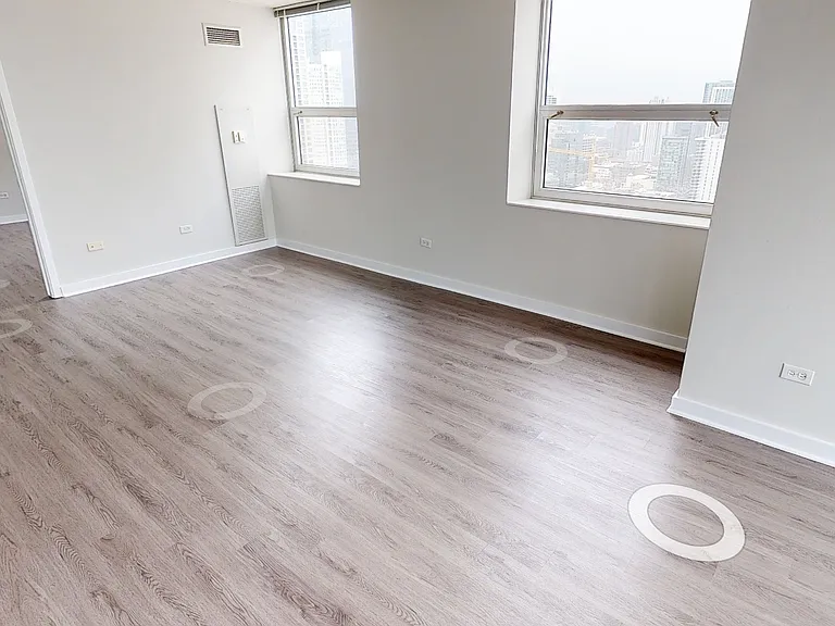 6 W Grand Ave #2201 — Photo 3