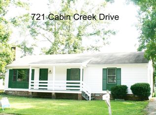721 Cabin Creek Dr, Hopewell, VA 23860