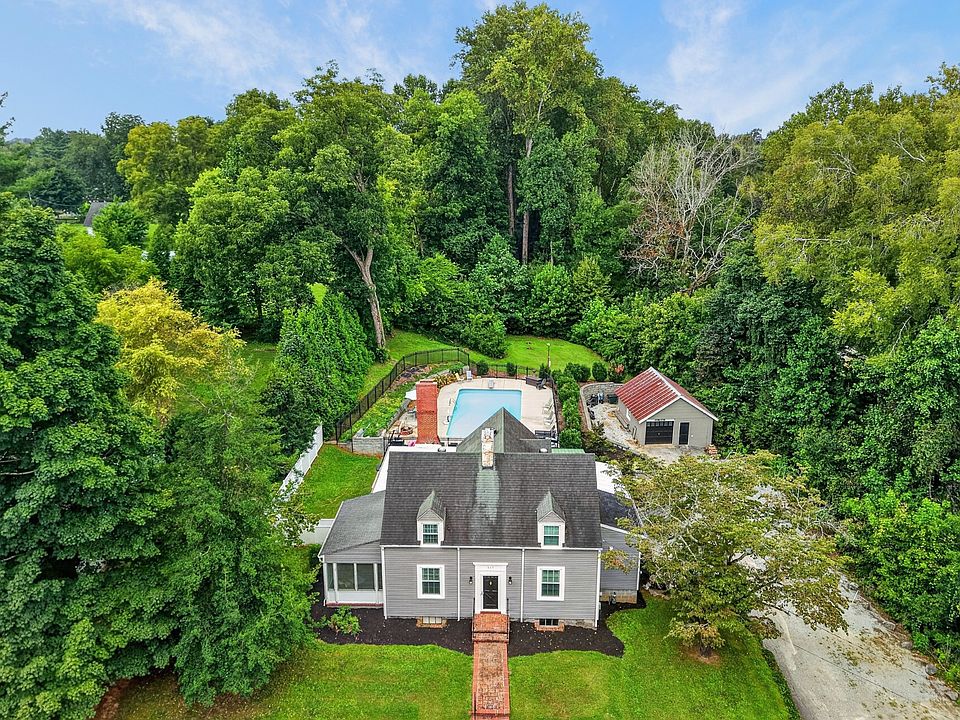 1st image of 111 Westwood Dr