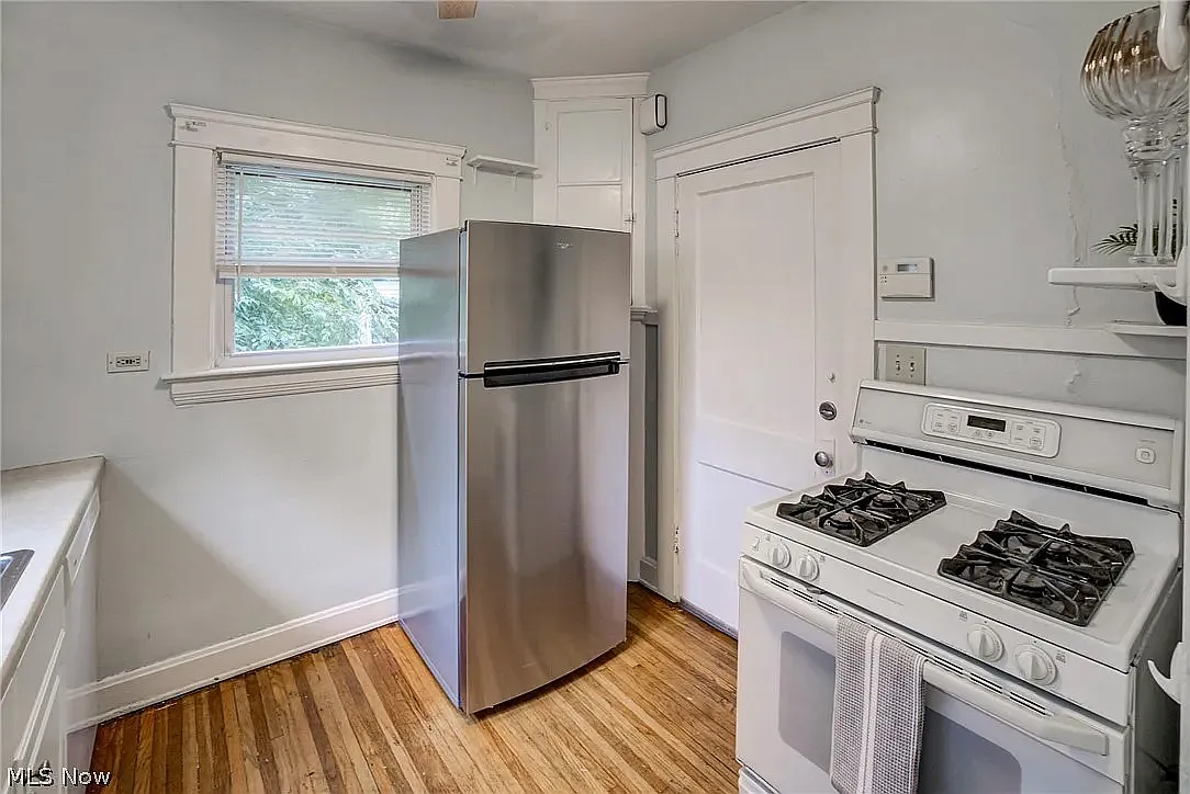 2 bed, 1094 sqft, $1,525 — Photo 4