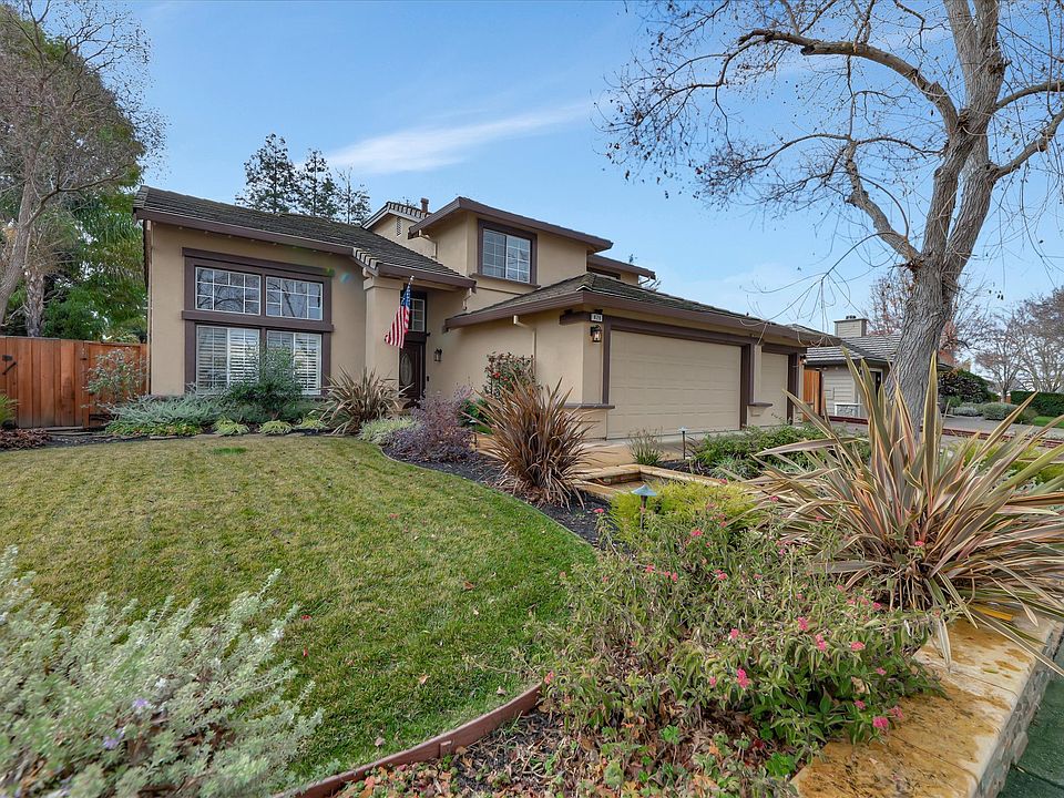 2nd image of 626 Vivian Dr