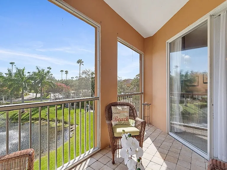 5020 Fairways Cir #J206 — Photo 2
