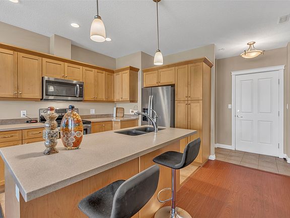 5th image of 3313 Wilson St #310