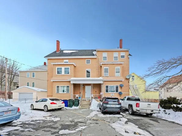 94 Snell St, Fall River, MA 02721