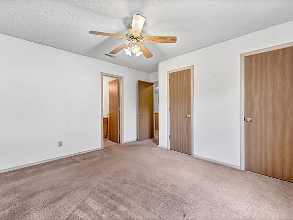 3rd image of 2875/2877 Riverridge Dr