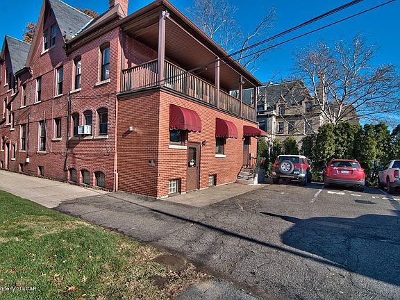 5th image of 182 S Franklin St