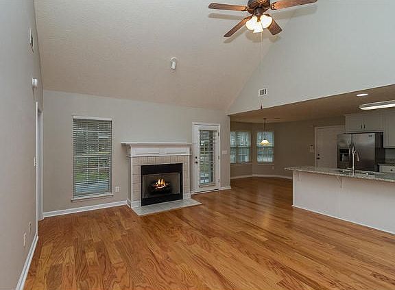 4th image of 70 Lake Hartwell Dr