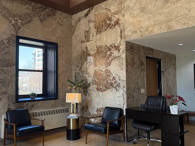 320 E 21st St #411 — Photo 38