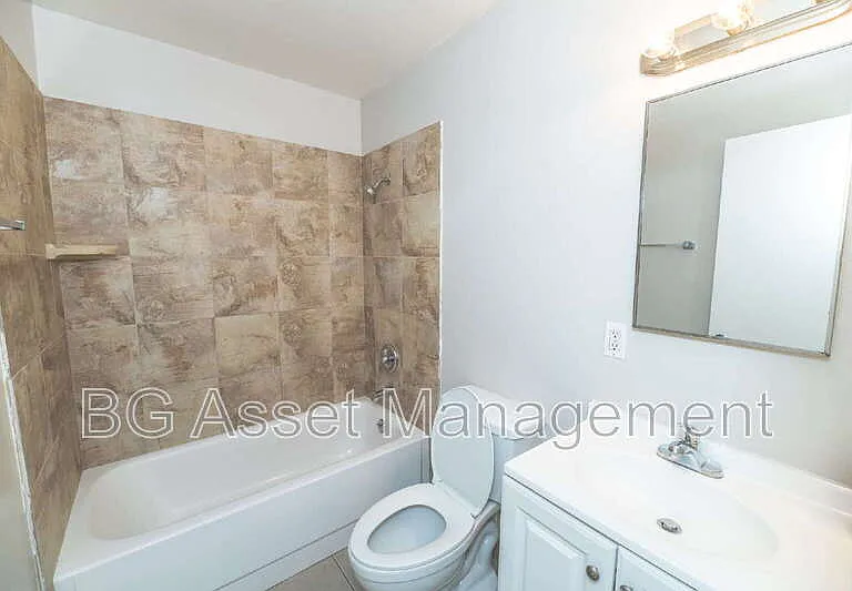 1333 Market Ave #3 — Photo 11