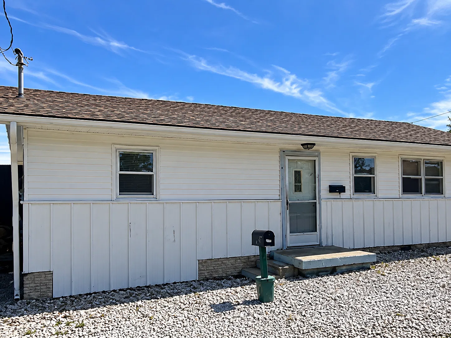 2 bed, 770 sqft, $799 — Photo 2