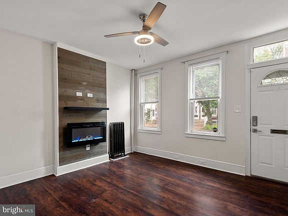 4th image of 640 Astor St