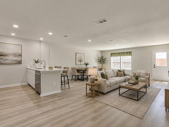 5th image of 820 Sugartree Dr