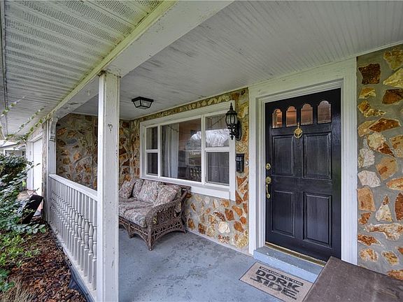 4th image of 121 NE 50th Ct