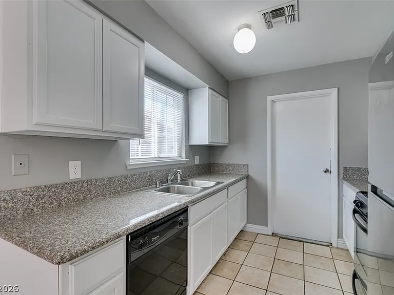 4732 Chantilly Ave — Photo 21