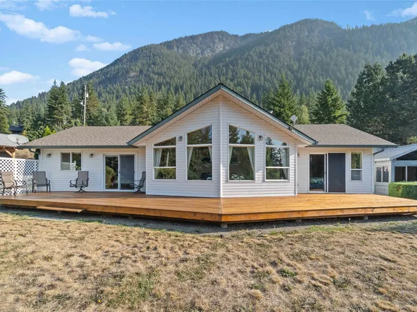 760 Mobley Rd, Columbia Shuswap, BC V0E 2X1