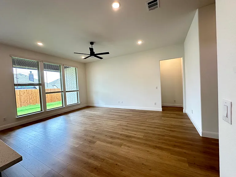 1704 Jaycreek Ct — Photo 8