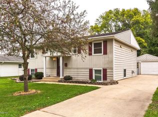 2422 11th Ave NW, Rochester, MN 55901