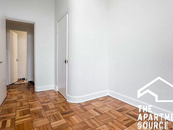 3rd image of 1254 N Wells St APT 301