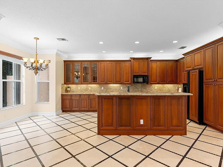 8882 Hidden Acres Dr — Photo 15