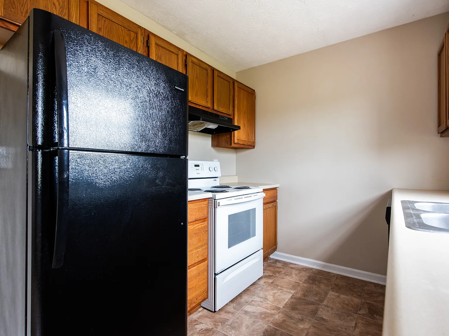 111 Manna Dr — Photo 3