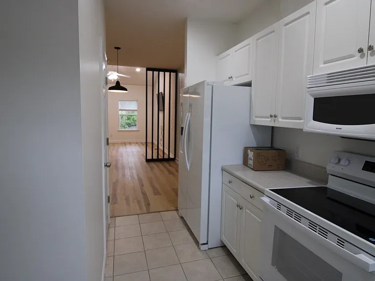348 Moss Creek Ln — Photo 8