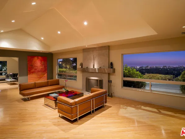 1270 Lago Vista Dr, Beverly Hills, CA 90210