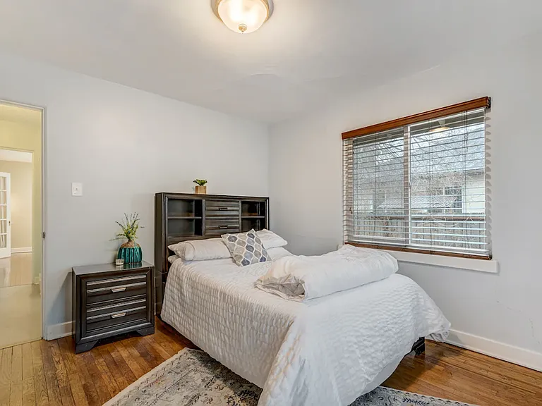 2533 E Buena Ventura St #1 — Photo 21