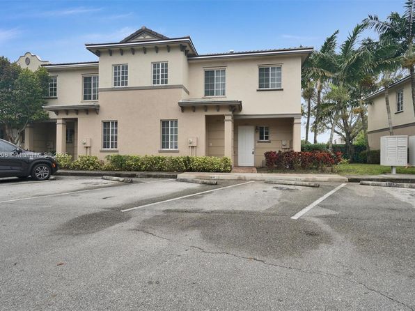 1973 Marsh Harbor Dr, Riviera Beach, FL 33404