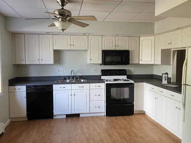 14-16 Hanover St #16B — Photo 1