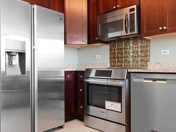 4th image of 33 W Ontario St APT 39C