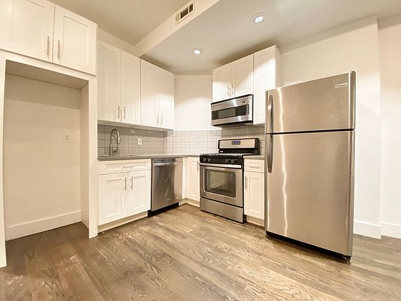 4th image of 29 Brooklyn Ave #B1