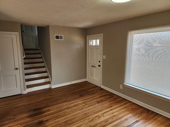 4th image of 7130 Lydia Ave