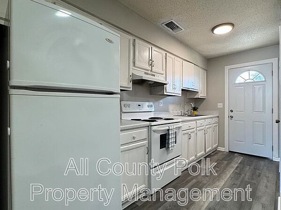 5th image of 420 Ellerbe Way