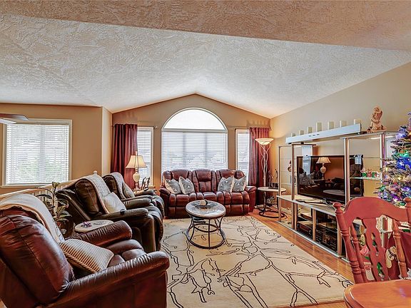 3rd image of 6169 Brickyard Rd