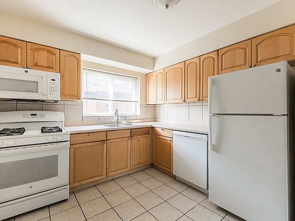 5th image of 1528 N Harlem Ave APT 3W