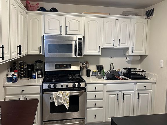 4th image of 3950 N Lake Shore Dr APT 1806