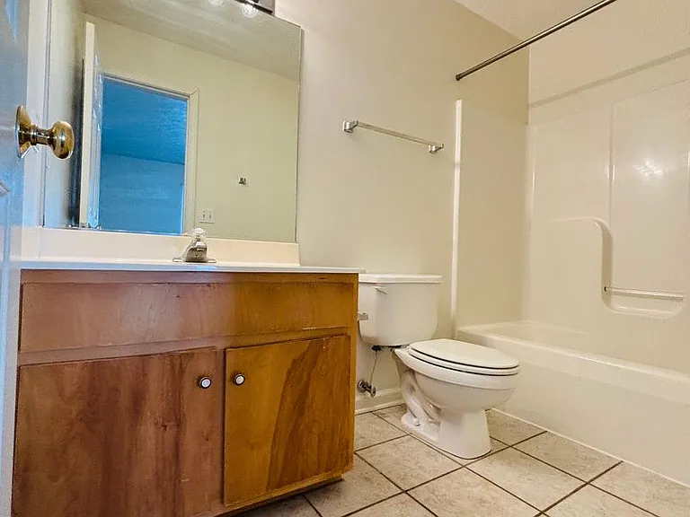 724 Park St — Photo 14