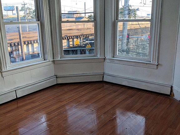 2nd image of 790 Railroad Ave APT 3L